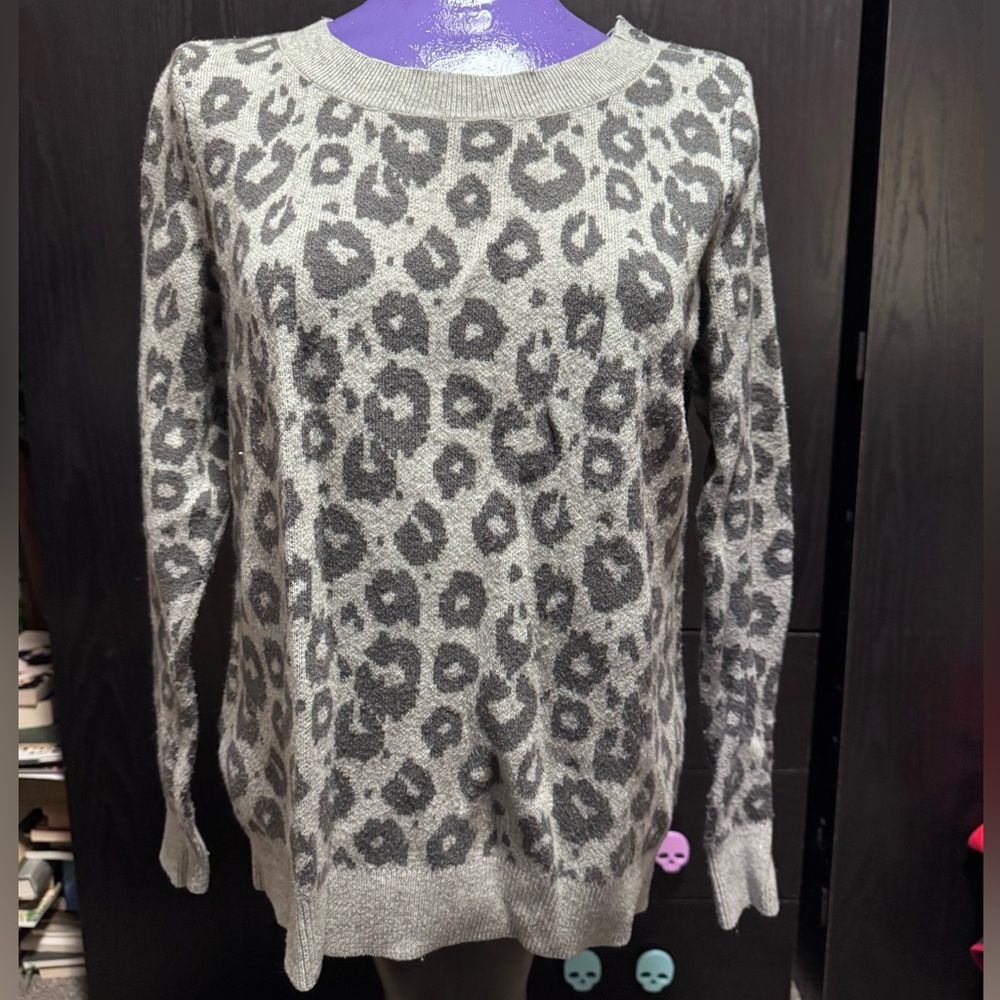 GAP Gray Animal Print Sweater